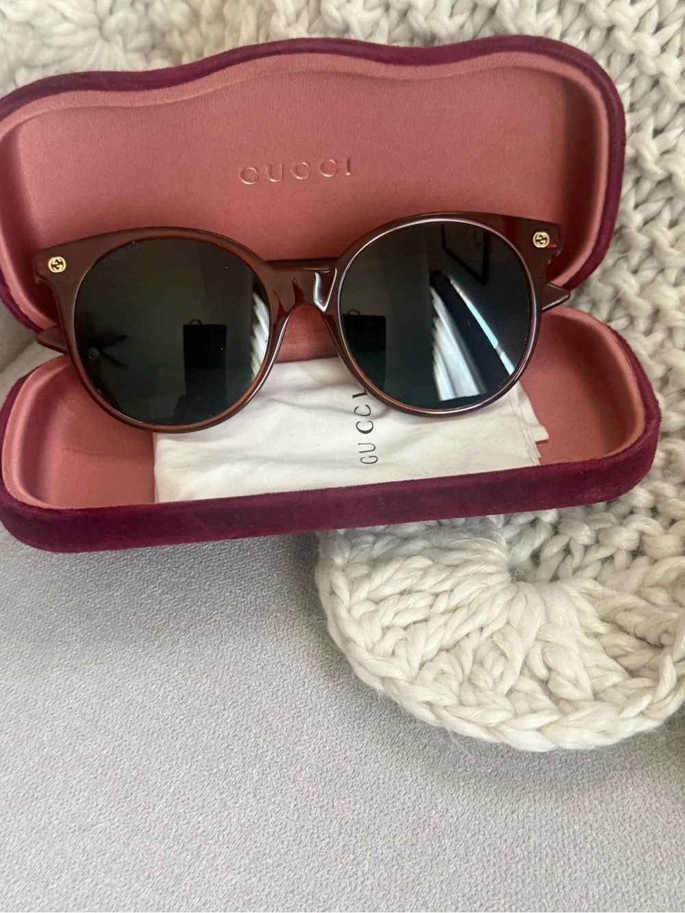 Gucci stylish round